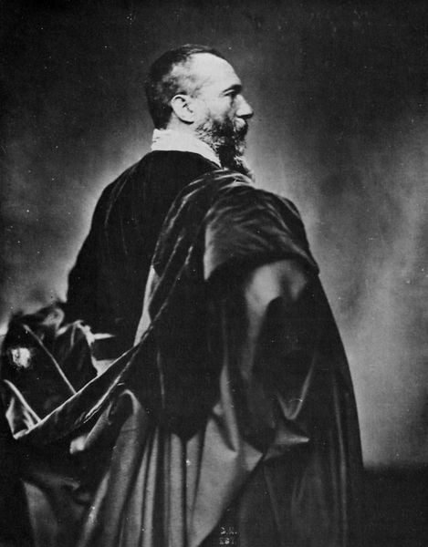 Alphonse Karr. by Antoine Samuel Adam-Salomon. 1864–1866. Motifs recorded: bart, mann, foto, rücken, schwarz, umhang, profil, ohr.