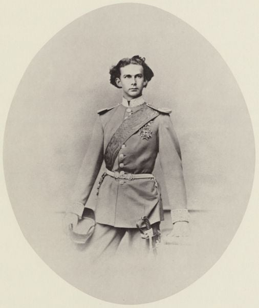 König Ludwig II. in bayerischer Generalsuniform. by Joseph Albert. 1865. Motifs recorded: uniform, sword, foto, orden, uniform, man, schärpe, könig.