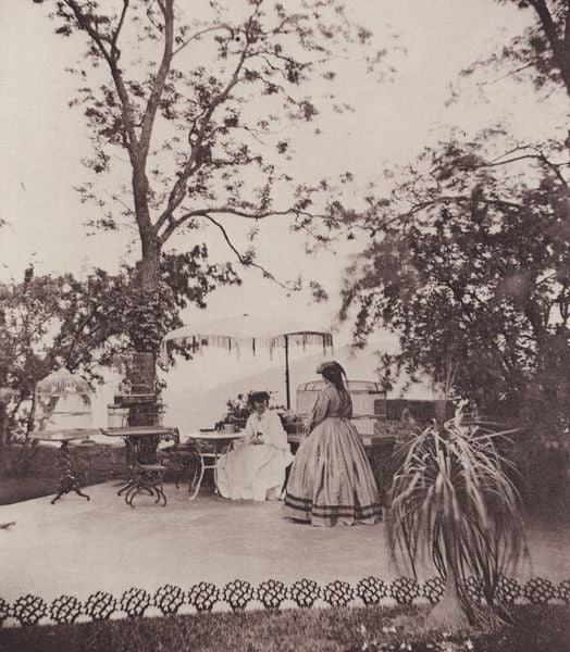 Der Garten. by Adolphe Braun. 1840–1877. Motifs recorded: frauen, foto, palme, tische, bäume, baum, garten, sitzen.