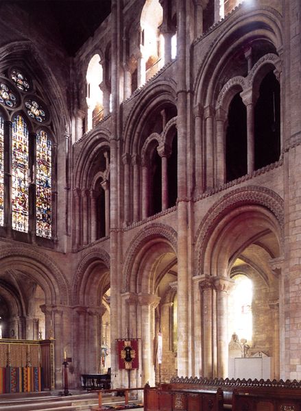 Abtei Romsey. 907–1240. Motifs recorded: kirche, buntglas, fahne, bögen, glas, holz, basilika, maßwerk.