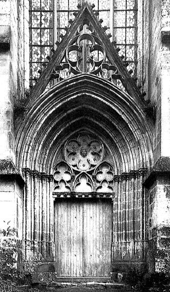 Abteikirche St.-Germer-de-Fly. 1200. Motifs recorded: tür, fenster, foto, tor, kirche, bogen, portal, rosette.