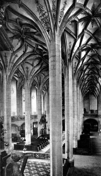 Dekanatskirche, Most. 1518–1548. Motifs recorded: kirche, säulen, fenster, rippen, gotik, bänke, schwarz, licht.