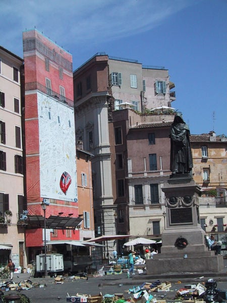 Campo de’Fiori. 1300–1400. Motifs recorded: müll, häuser, platz, statue, stadt, markt, sockel, foto.