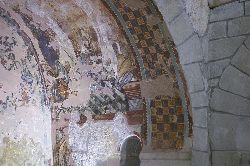 San Juan de la Pena, Aragón. 800–900. Motifs recorded: bogen, mauer, stein, kaputt, muster, wand, fresko, bunt.