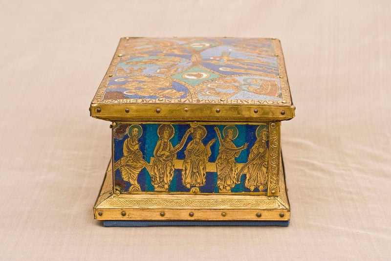 Andreaskästchen. 1180–1230. Motifs recorded: blue, gold, saints, box, blau, gold, heilige, halo.